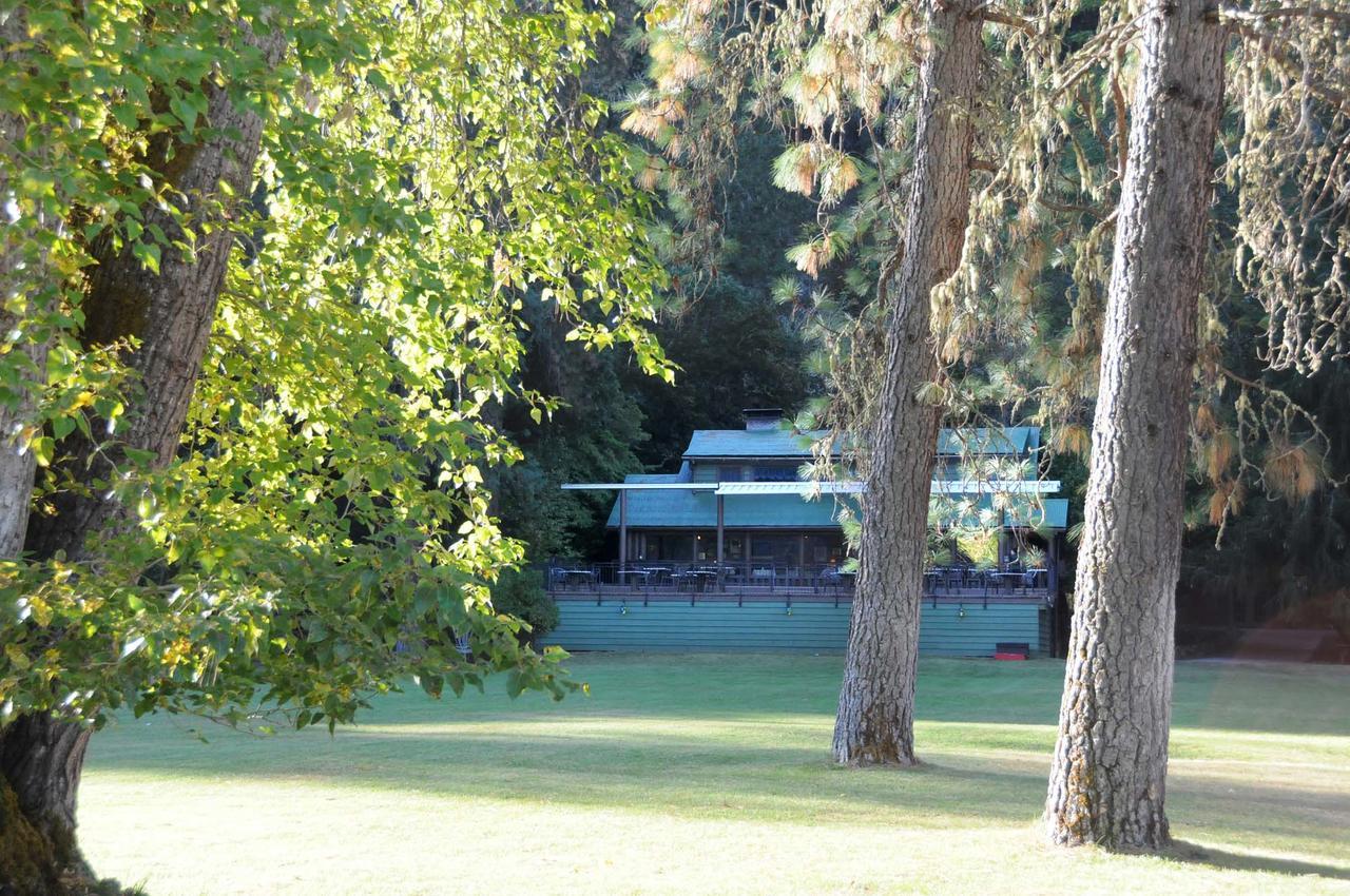 Morrisons Rogue River Lodge Merlin Extérieur photo