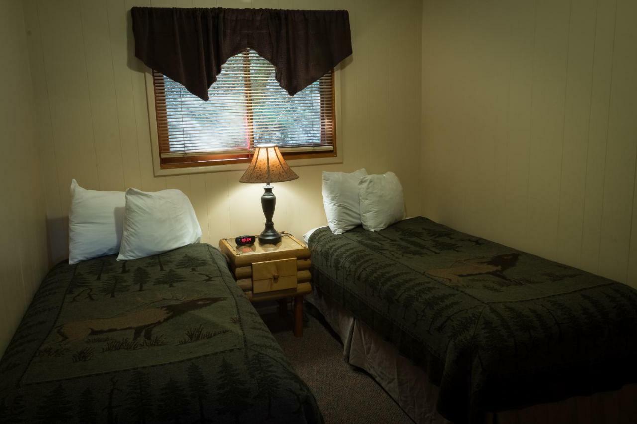 Morrisons Rogue River Lodge Merlin Extérieur photo