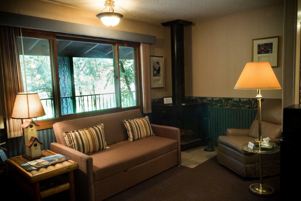 Morrisons Rogue River Lodge Merlin Extérieur photo