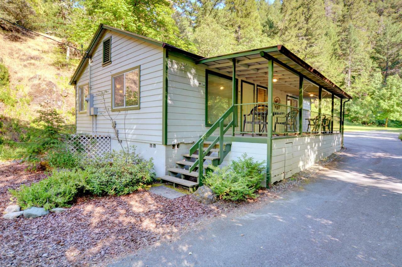 Morrisons Rogue River Lodge Merlin Extérieur photo