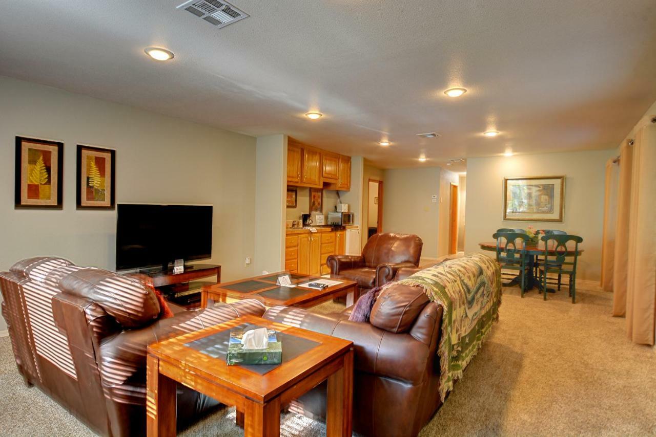 Morrisons Rogue River Lodge Merlin Extérieur photo