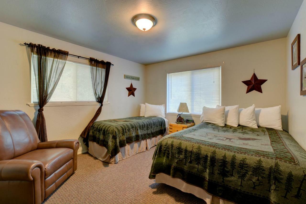 Morrisons Rogue River Lodge Merlin Extérieur photo